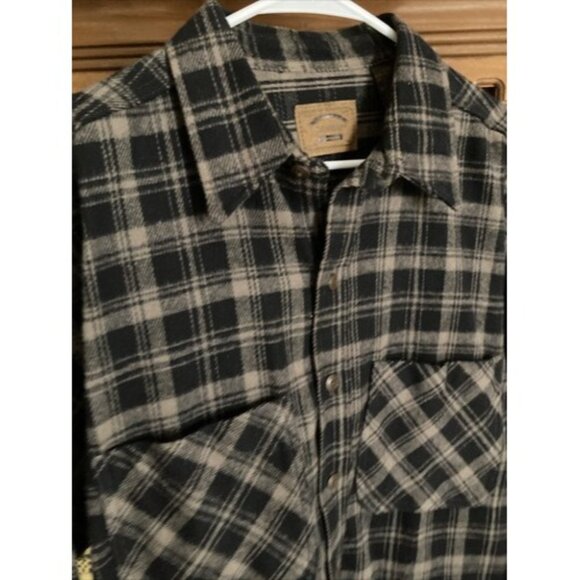 At John’s Bay Heavy Black & Brown Flannel Work Shirt Size Large 100% Cotton - Picture 2 of 5